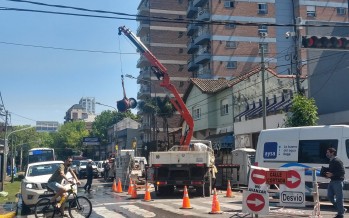 AySA recambia dos grandes válvulas reguladoras para mejorar el suministro y la presión del agua