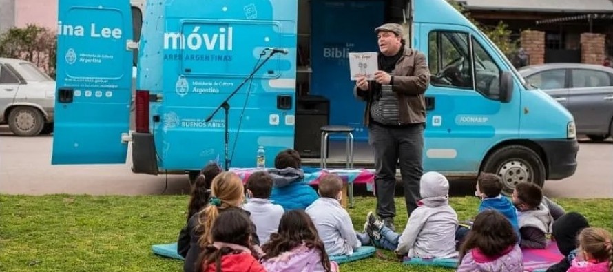 El Bibliomóvil estará este fin de semana en la plaza Malvinas Argentinas y en el Parque del Bicentenario