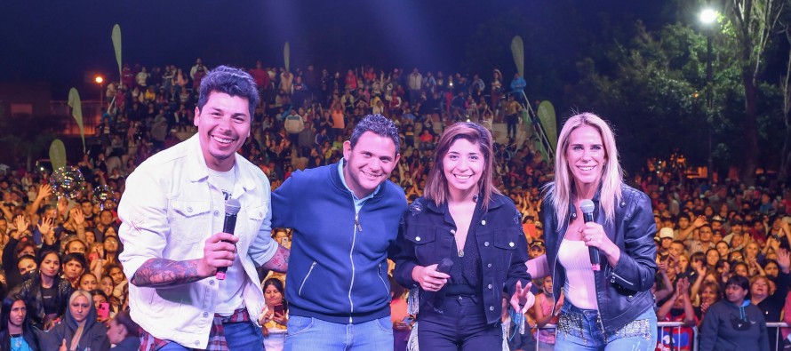 Miles de vecinos disfrutaron del Festival Tropical en la plaza Belgrano de Virreyes