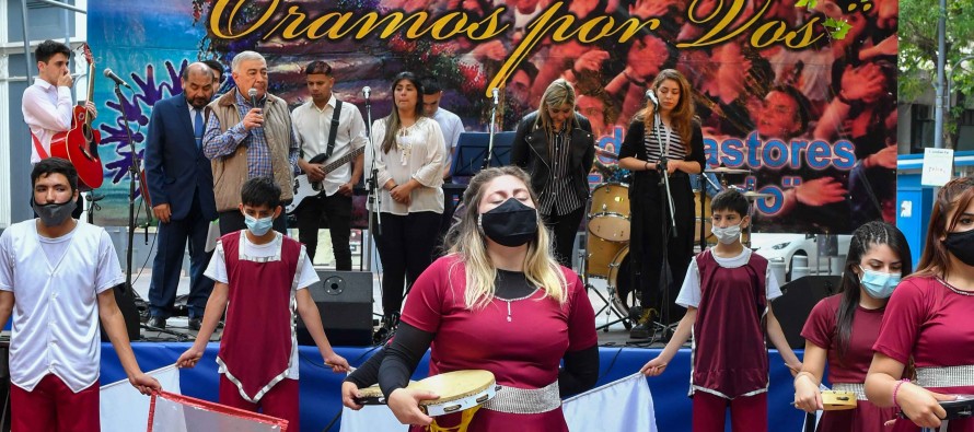 En Plaza Mitre se llevó a cabo el encuentro “San Fernando, Oramos por Vos”