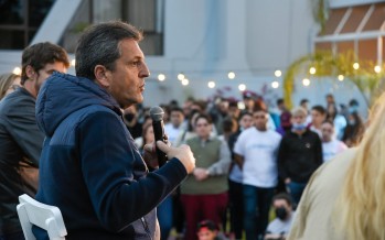 Massa se reunió con jóvenes en San Fernando: “Necesitamos que participen, nos interpelen y nos exijan”