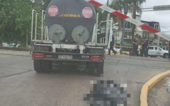 Una mujer falleció tras ser atropellada por un camión en el barrio La Floresta