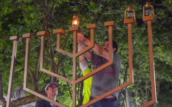 Se celebró la “Fiesta de las Luces” en la Plaza Mitre