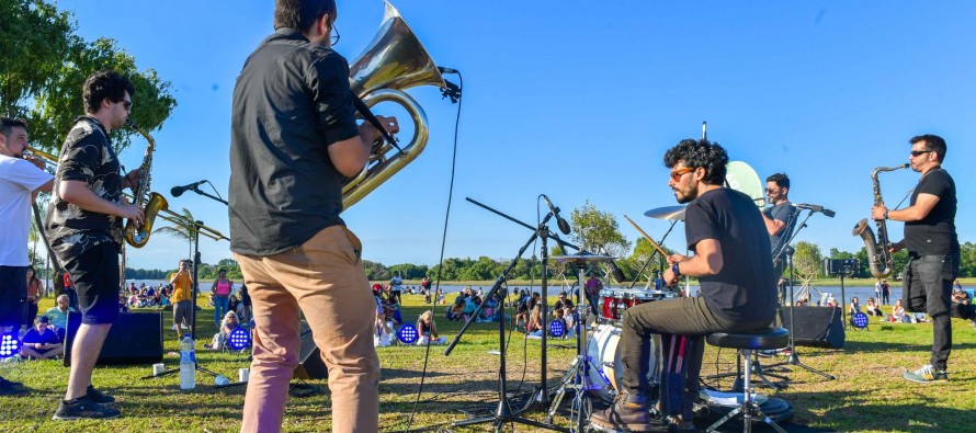 Se realizó una nueva edición de Música mirando al Río en el Parque Náutico