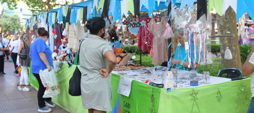 Se realizó la Expo Talleres Culturales 2021 en la Plaza Mitre