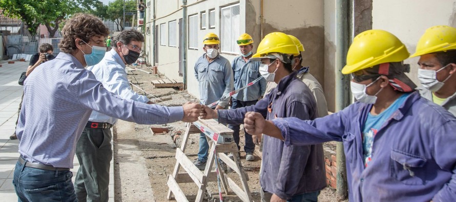 El ministro de Educación bonaerense recorrió escuelas de nuestra ciudad