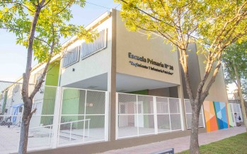 Se reinauguró la renovada Escuela Primaria N°38 y Secundaria N°17 del barrio Villa Hall