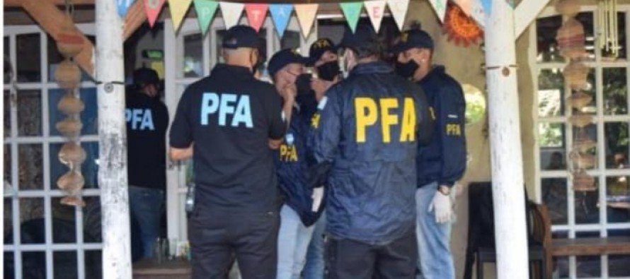 3 de Febrero al 3200: detuvieron a un falso chamán que realizaba talleres con drogas alucinógenas