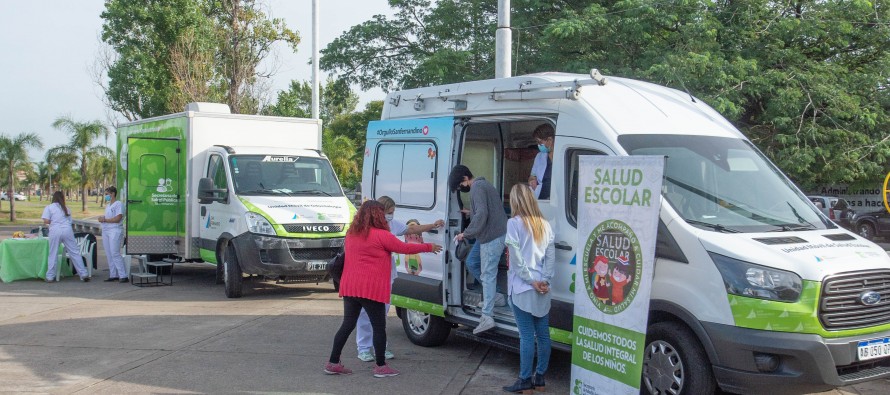 Se realizaron charlas y controles médicos en la Plaza del Bicentenario por el Día Mundial de la Salud