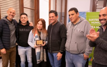 Reconocimiento a las murgas participantes del Gran Corso Familiar