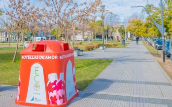 Se instalaron cinco nuevas campanas para reciclar Botellas de Amor