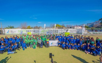 Entrega de indumentaria a más de 200 deportistas federados de los polideportivos