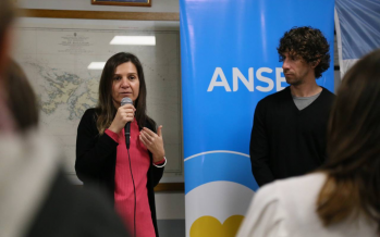 La directora ejecutiva de ANSES visitó la remodelada unidad de Victoria y participó de un operativo