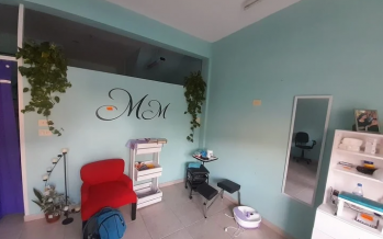 Le robó a 19 hombres y usó la plata para comprar 35 autos y un centro de estética