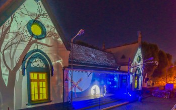 Se celebró Noche de Brujas con el espectáculo Estación Fantasma