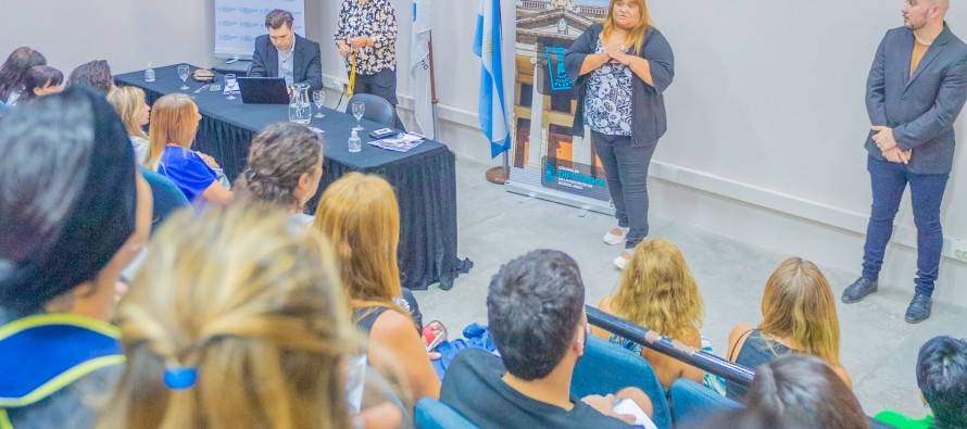 Personal de Educación se capacitó para prevenir el grooming