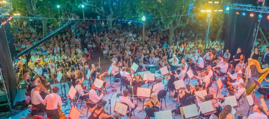 La Orquesta Sinfónica Nacional brindó un concierto en plaza Mitre