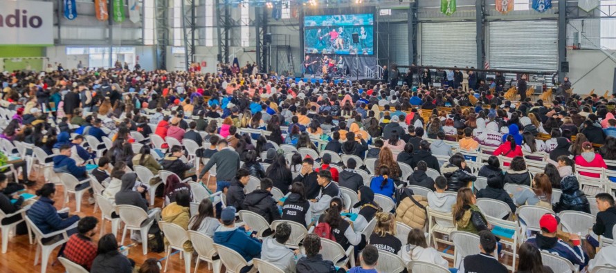 Se entregaron 1.380 notebooks a estudiantes de último año de escuelas públicas de nuestra ciudad