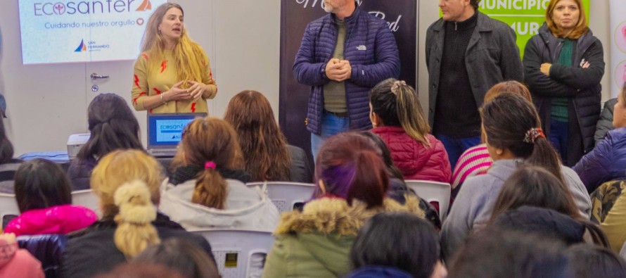 Integrantes de la Red de Murgas participaron de un taller sobre gestión menstrual