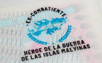 Los Ex Combatientes recibieron sus documentos con diseño alusivo: «Un reconocimiento enorme»