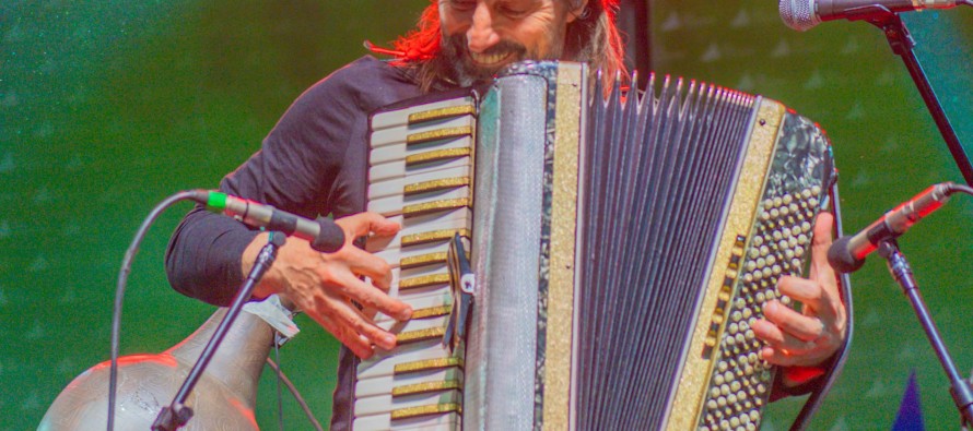 El Chango Spasiuk cerró la 26° Fiesta del Litoral en la plaza Carlos Gardel