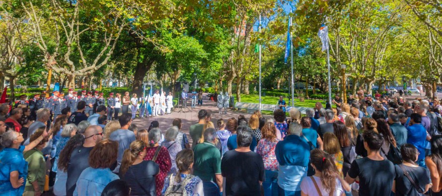 Se realizó en Plaza Mitre un acto por el Día de la Memoria