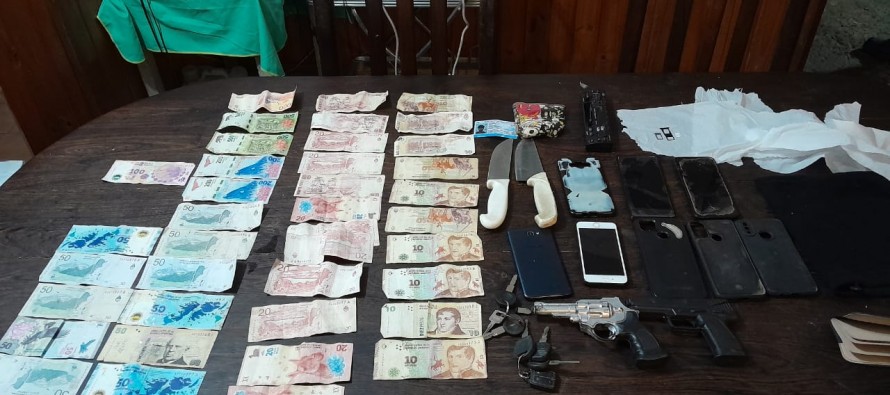 Allanamiento en Villa Hall