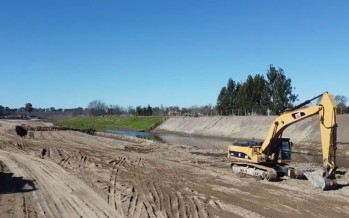 Kicillof recorrió las obras que se llevan a cabo en la cuenca del río Luján