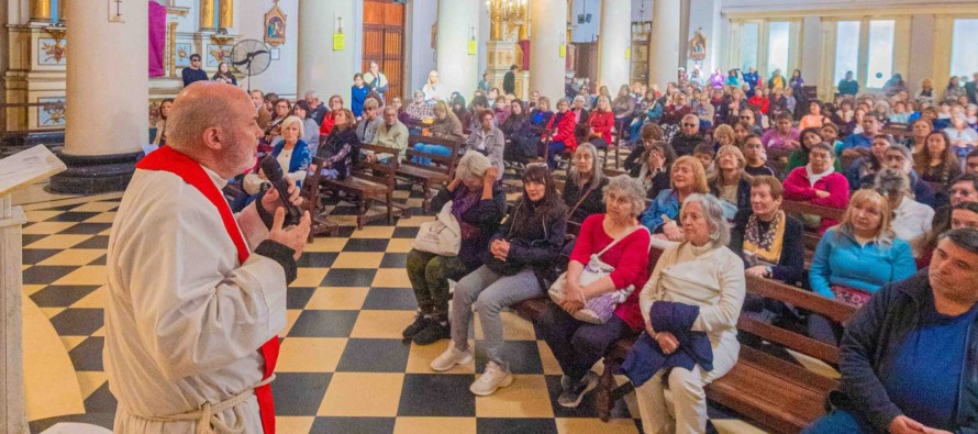 Más de 300 personas participaron en Semana Santa de la visita a 7 Iglesias