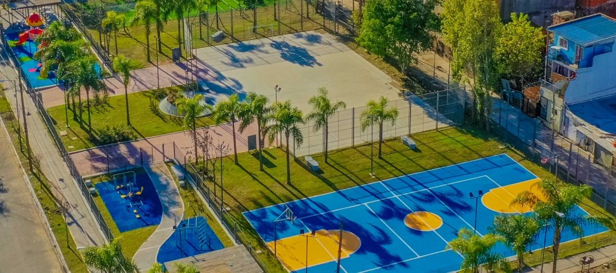 Fue inaugurada la renovación de la plaza de los barrios Villa Hall y Don Mariano