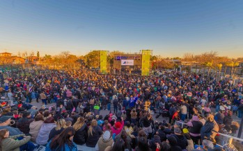 Amar Azul cerró el Festival Tropical en la Plaza Carlos Gardel
