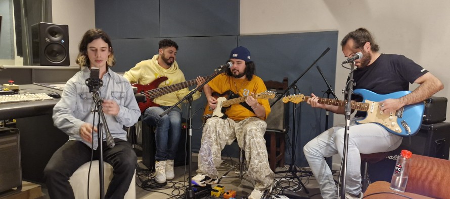 Entrevistamos a los integrantes de Santos de Madera, la banda que se presenta este sábado en La Cuadra