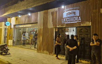 Improvisación musical y micrófono abierto en La Cuadra
