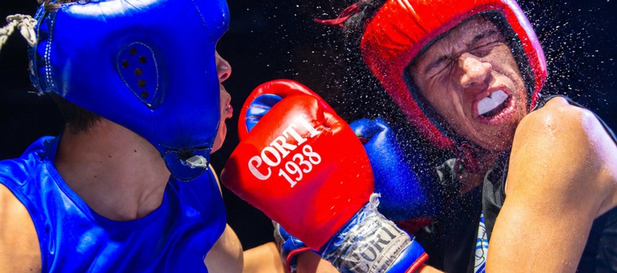 Se realizó una “Noche de Box” con 50 peleas de exhibición y amateur en el Poli 1