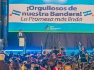 Más de 2.500 estudiantes hicieron su promesa de lealtad a la Bandera en el Poli 2