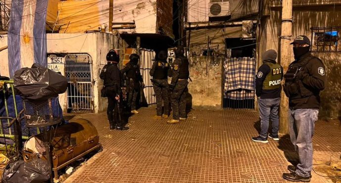 Operativo en Villa Hall: atraparon a los acusados de asaltar y maniatar a un chofer de aplicación