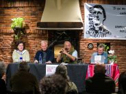 El Padre Nepi presentó su libro en el Centro Cultural La Cuadra