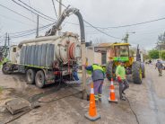 Alerta naranja por lluvias intensas: la Comuna refuerza operativos y difunde medidas de prevención