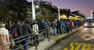 Entre la casta y la calle: los datos que arrojó la nueva encuesta de la Universidad de San Andrés