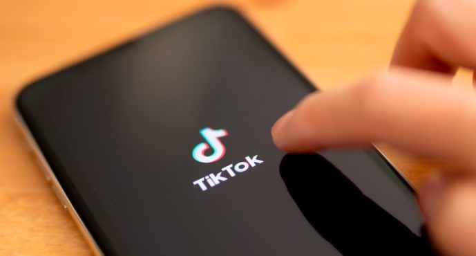 Comunicación política: docente de San Andrés analiza el discurso de Milei en TikTok
