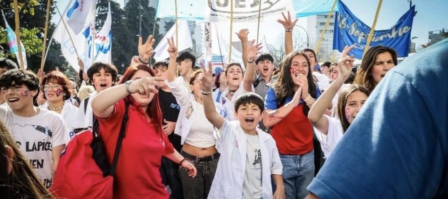 Estudiantes marchan a 50 años de la Noche de los Lápices