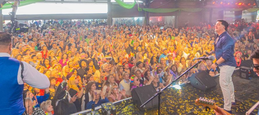 Yo quiero que me toque una cumbita: adultos mayores celebraron a puro baile el Día del Jubilado