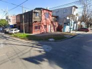 Un adolescente de 16 años resultó gravemente herido tras ser baleado desde una moto