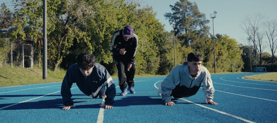 Franfi lanza “Somos uno” en la Pista de Atletismo de la UNLu